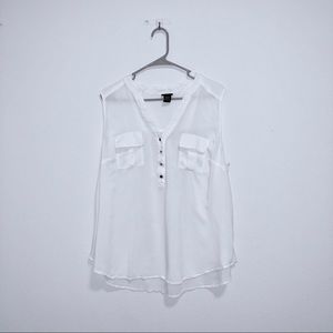 Torrid size 2 white tank top with pockets